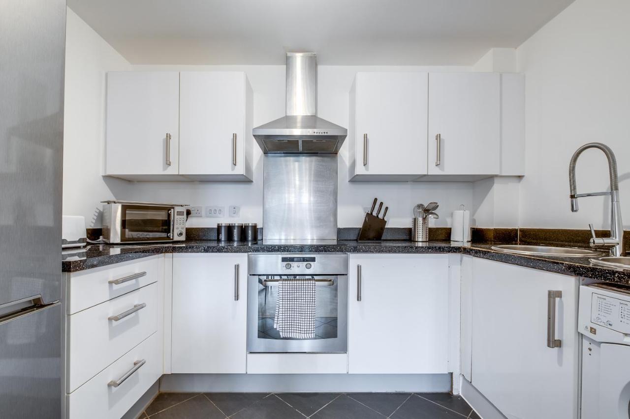 Stylish 4Th Floor 2 Bedroom En Suite City Centre Apartment With Parking By Azura Nights Бірмінгем Екстер'єр фото