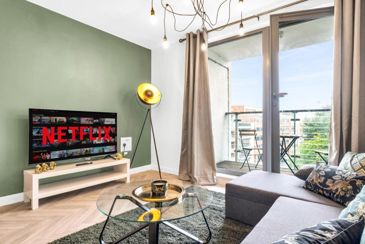 Stylish 4Th Floor 2 Bedroom En Suite City Centre Apartment With Parking By Azura Nights Бірмінгем Екстер'єр фото