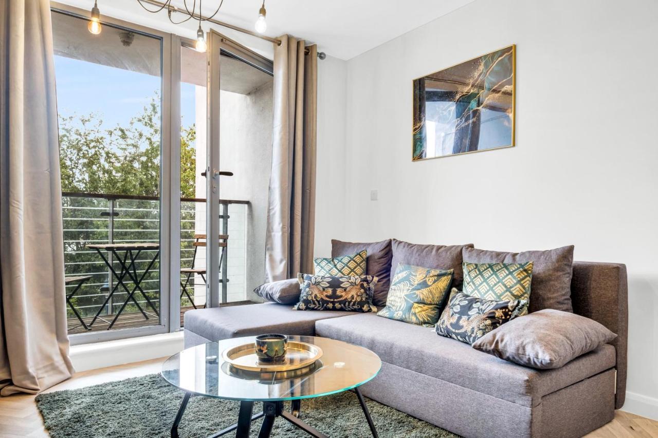 Stylish 4Th Floor 2 Bedroom En Suite City Centre Apartment With Parking By Azura Nights Бірмінгем Екстер'єр фото