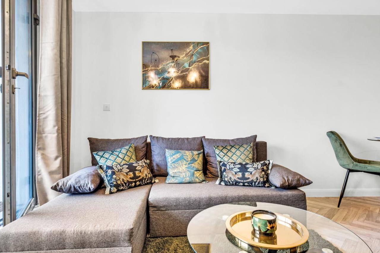 Stylish 4Th Floor 2 Bedroom En Suite City Centre Apartment With Parking By Azura Nights Бірмінгем Екстер'єр фото